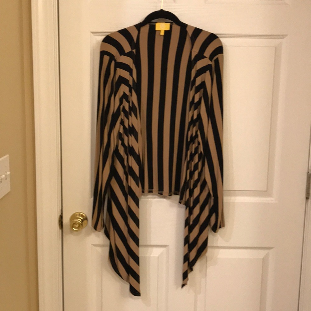 Women’s Top. Liz Lange